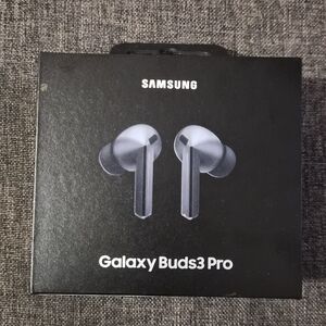Samsung Galaxy Buds3 Pro in Dark Gray